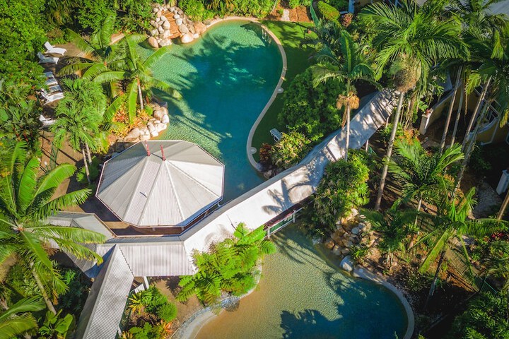 Pool 60 of 89