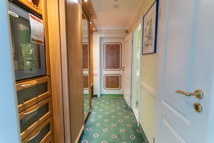Room 44 of 122