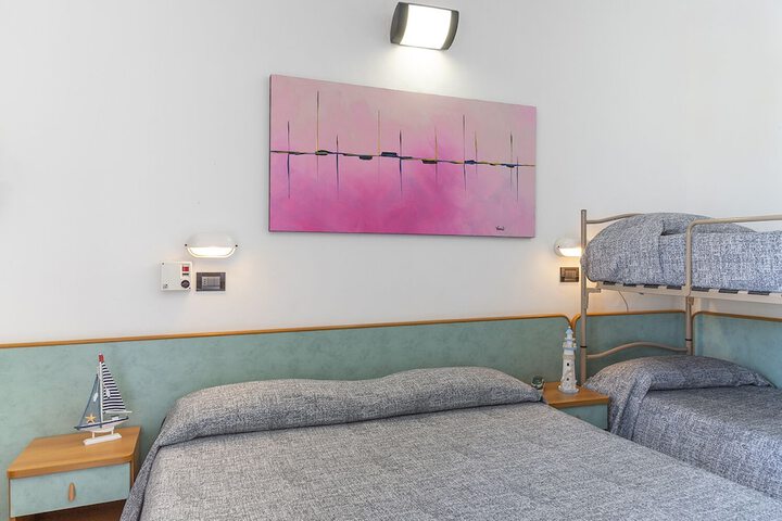 Room 15 of 42