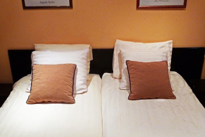Room 3 of 42