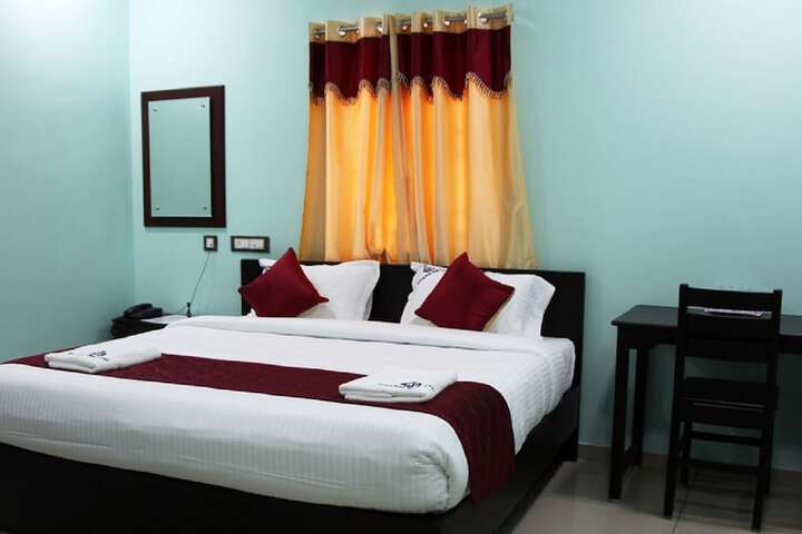 Room 4 of 33