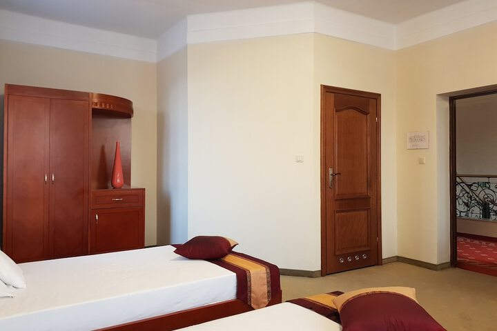 Room 36 of 60