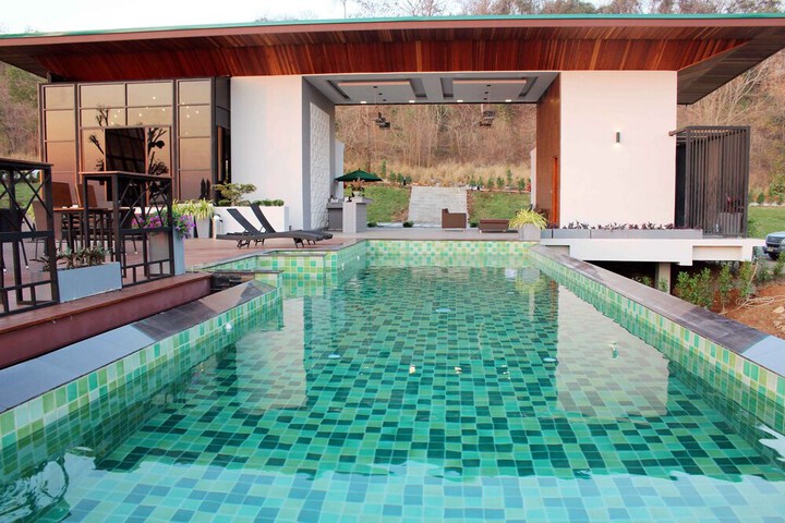Pool 26 of 52