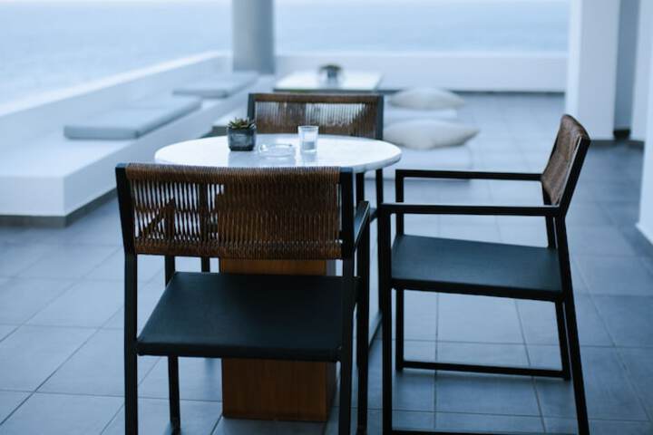 Lounge 174 of 266