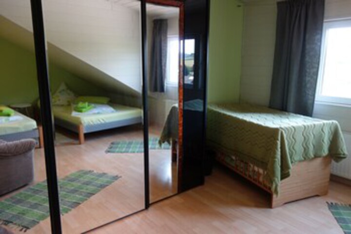 Room 80 of 121