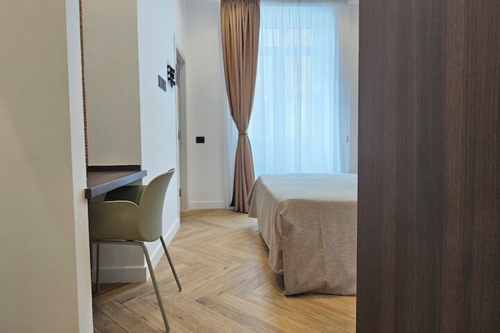 Room 6 of 38