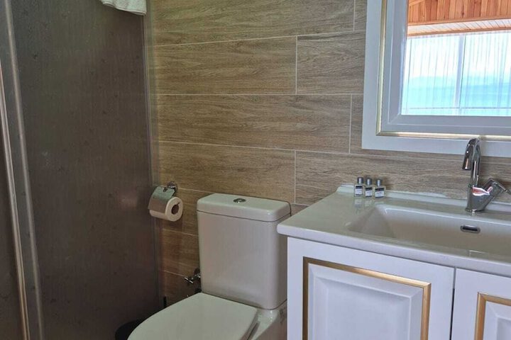 Room 5 of 7