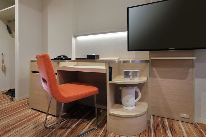Room 16 of 53