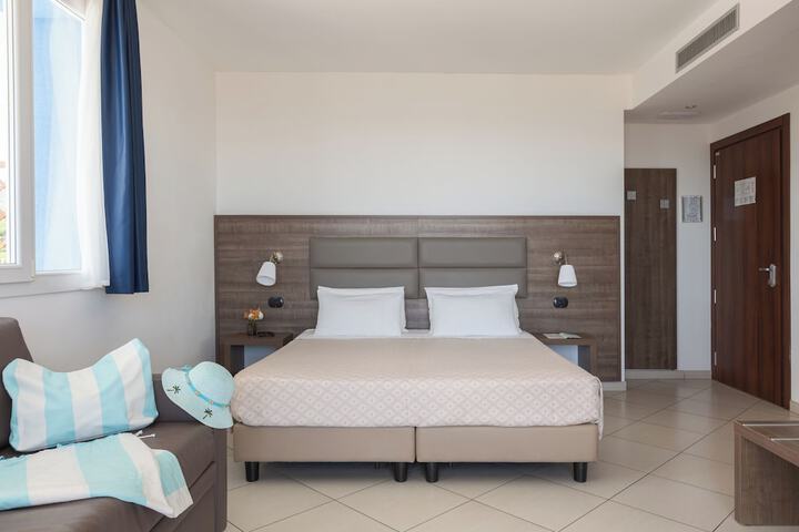 Room 26 of 60