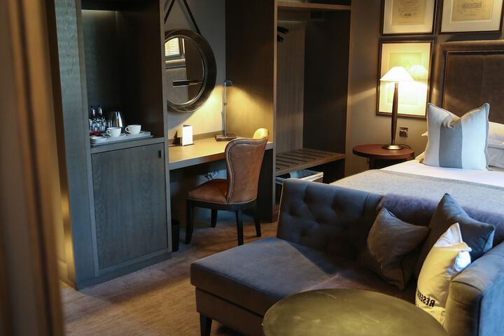 Room 7 of 51