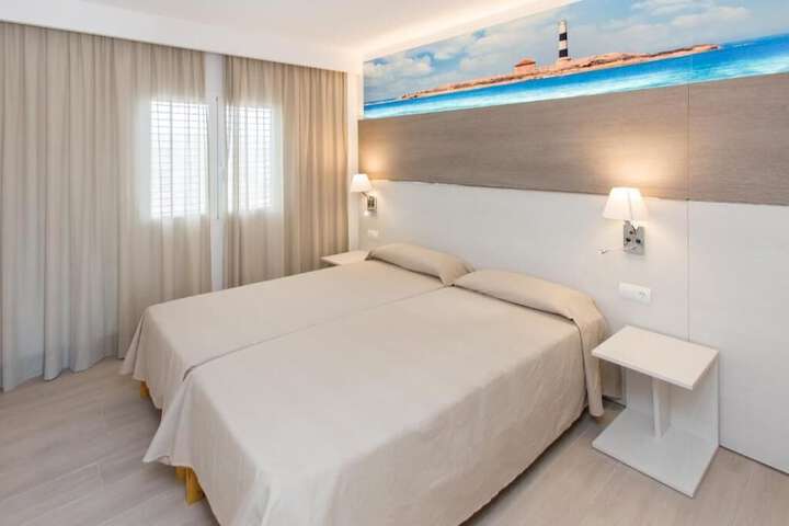 Room 6 of 36