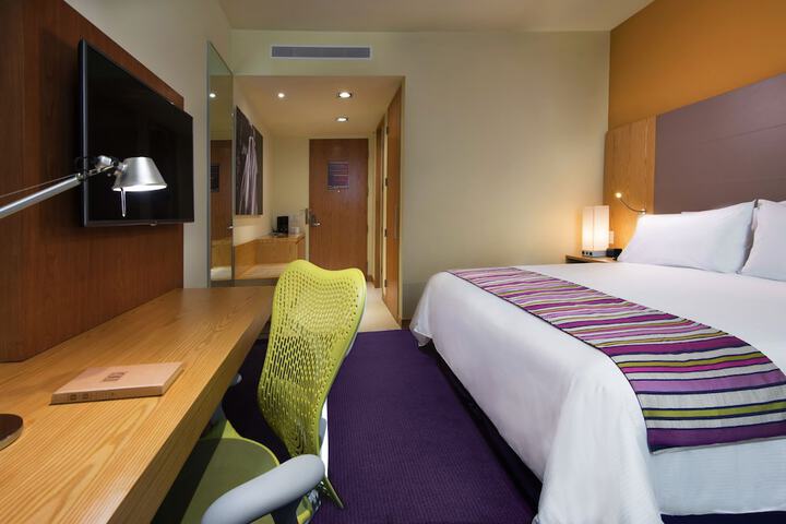 Room 4 of 28