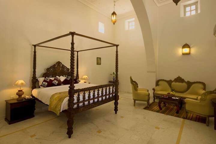 Room 5 of 32