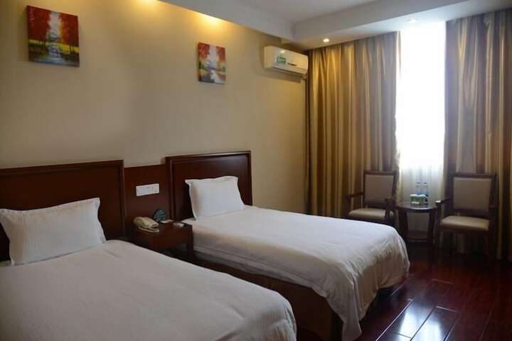 Room 4 of 23