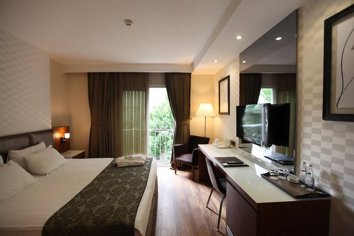 Room 8 of 52