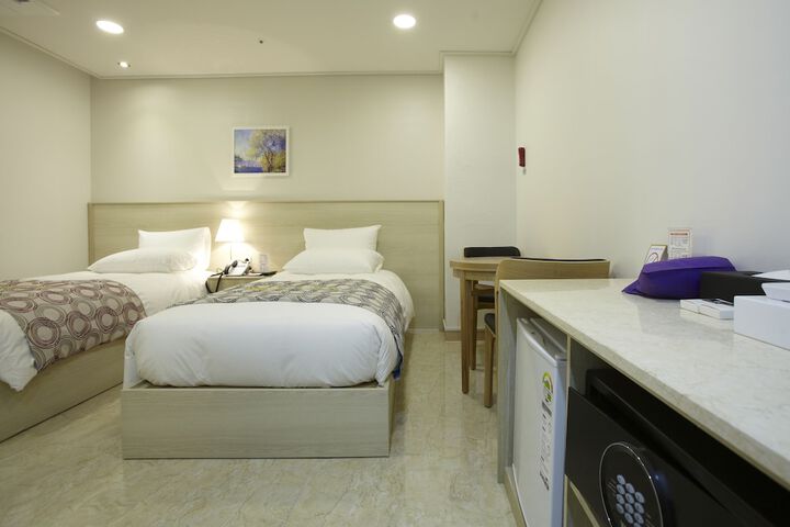 Room 44 of 78