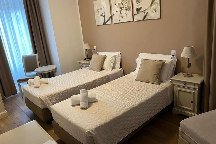 Room 5 of 30