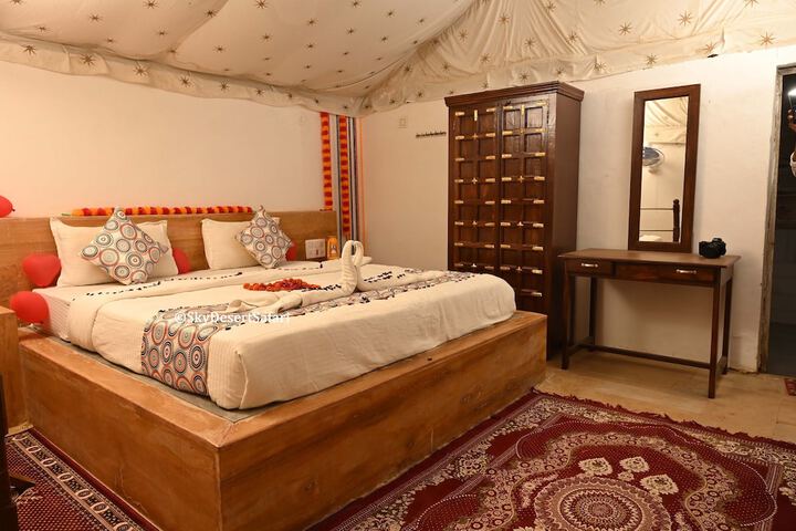 Room 15 of 104