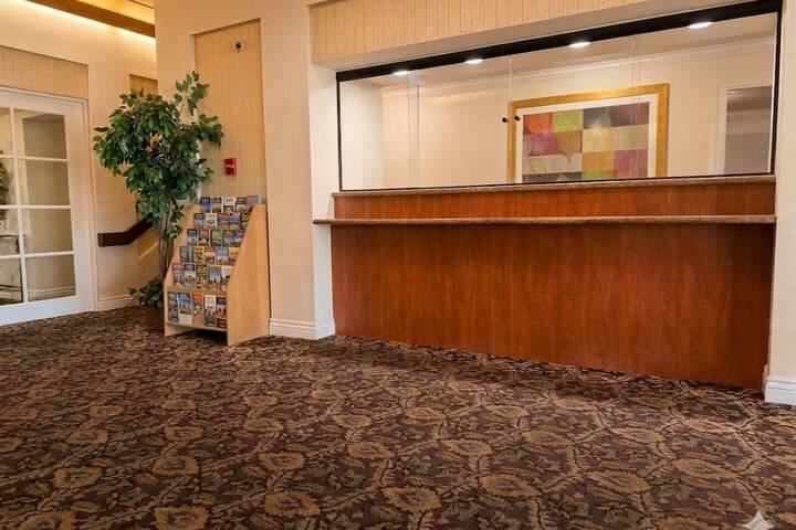Entrance & Lobby