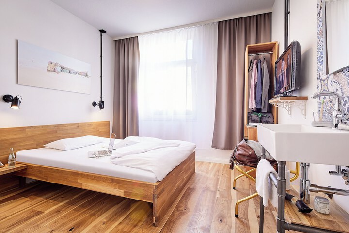 Room 14 of 22