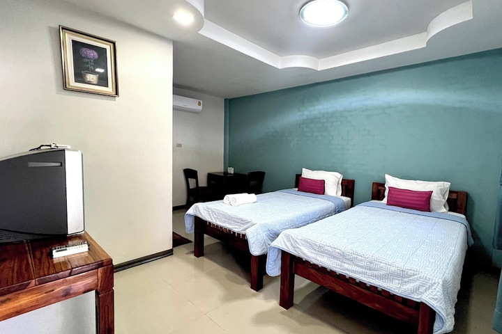 Room 53 of 85