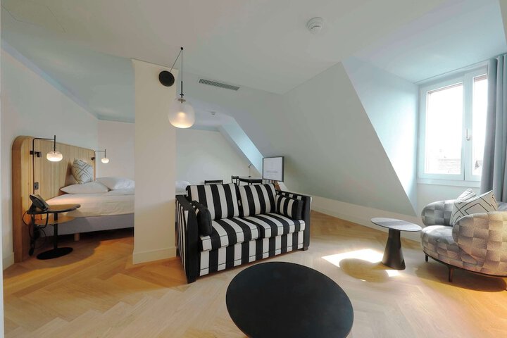 Room 26 of 63