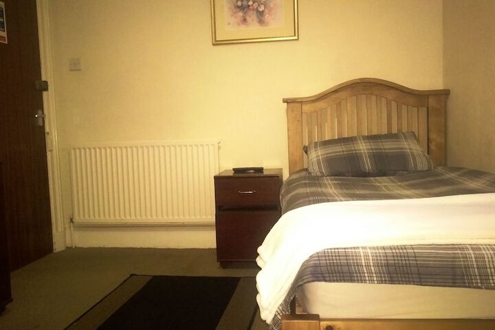 Room 6 of 15