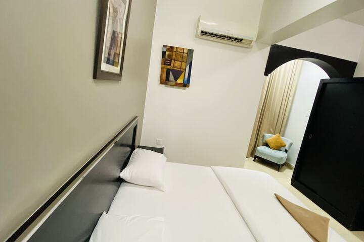 Room 3 of 8