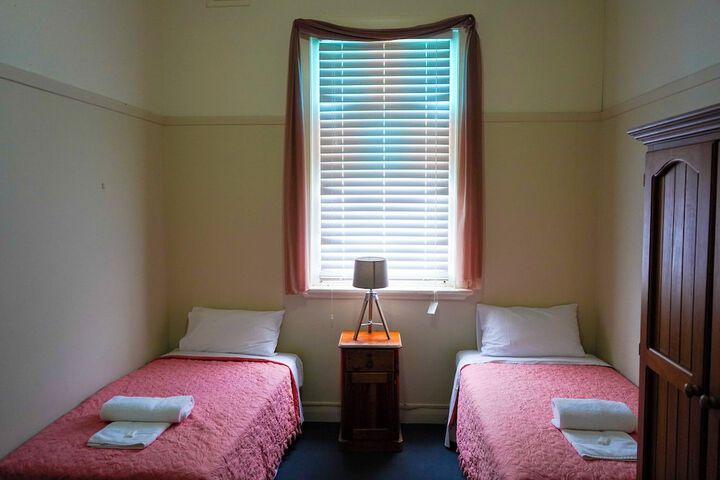 Room 3 of 18