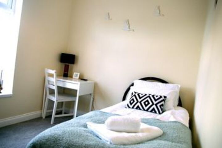 Room 16 of 32