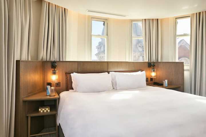 Room 35 of 109