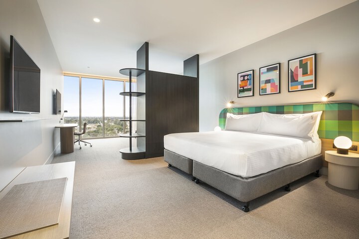 Room 34 of 124