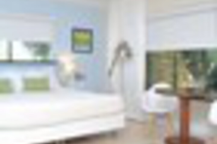 Room 44 of 120