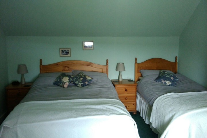 Room 4 of 16