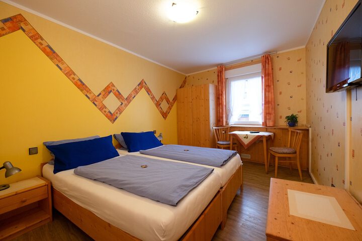 Room 3 of 45