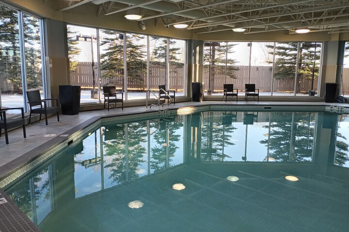 Pool Hotel