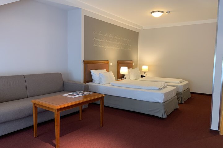 Room 28 of 79