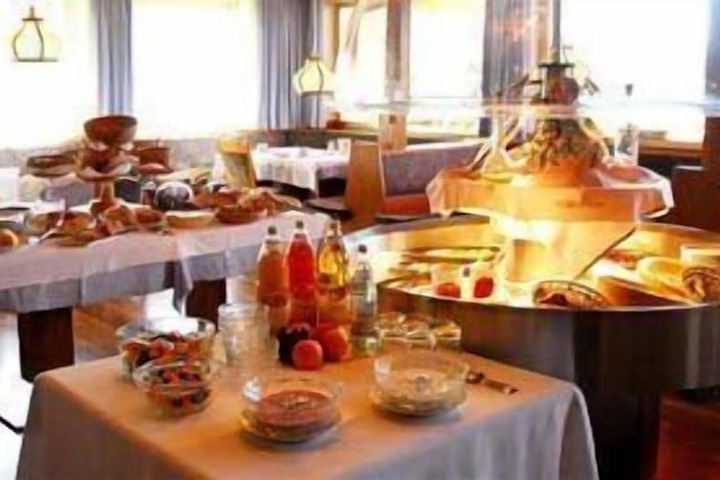 Breakfast/Coffee Service 16 of 21