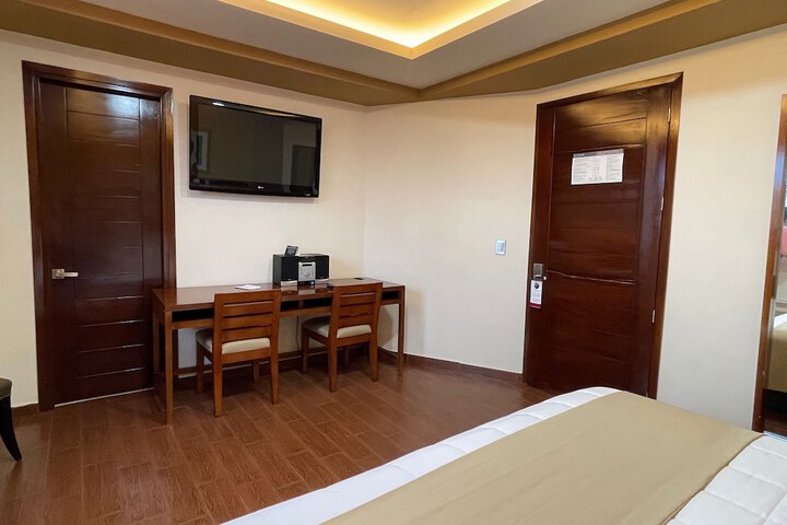 Room 14 of 21