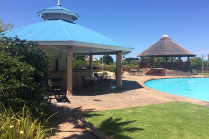 Pool 40 of 60