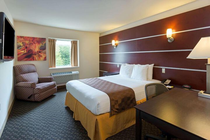 1 Queen Bed (26 of 26)