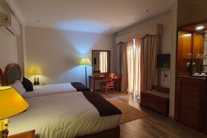 Room 4 of 34