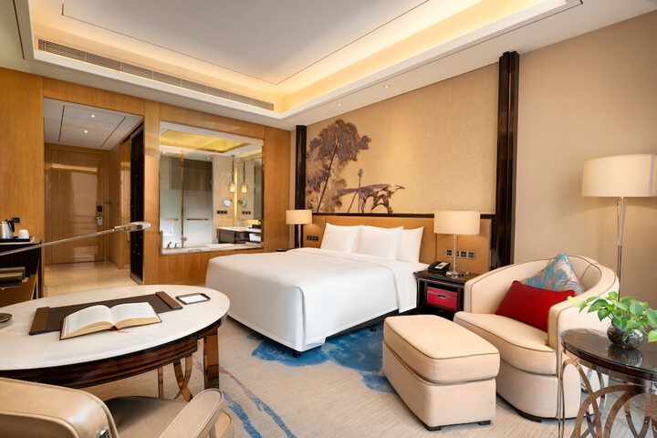 Room 16 of 60