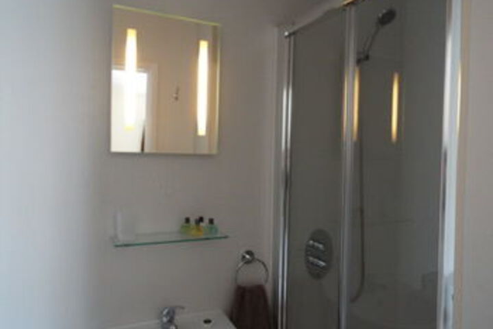 Room 5 of 49