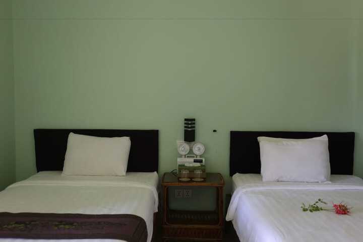 Room 8 of 35