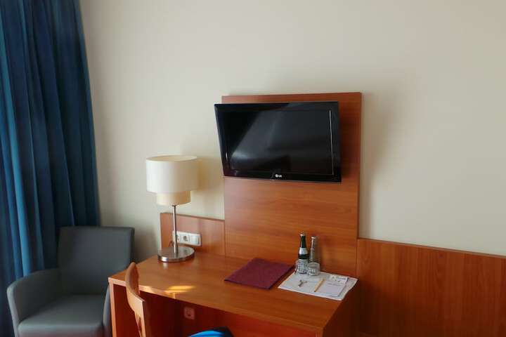 Room 11 of 44