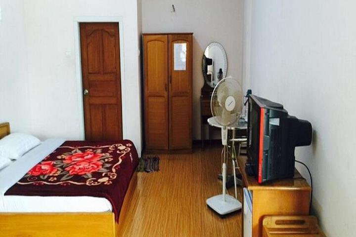 Room 3 of 6