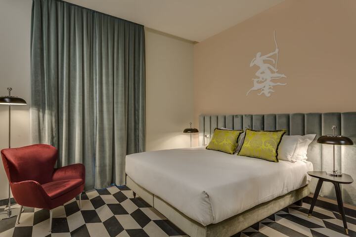 Room 5 of 61