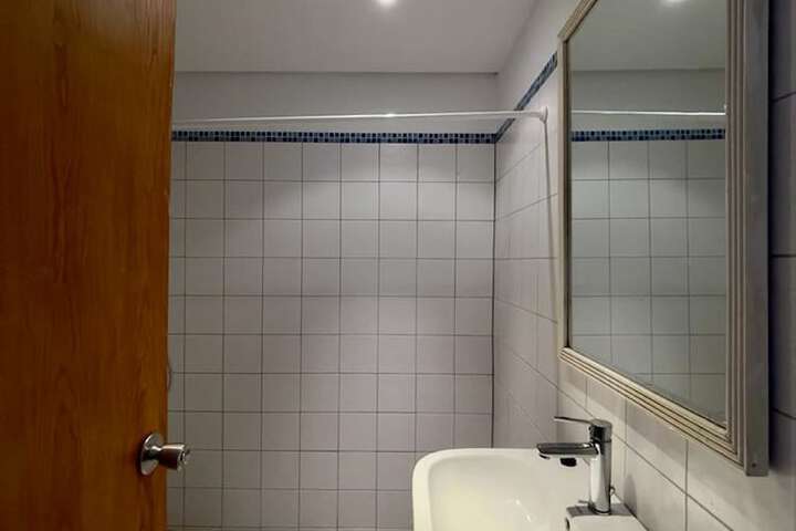 Room 15 of 34