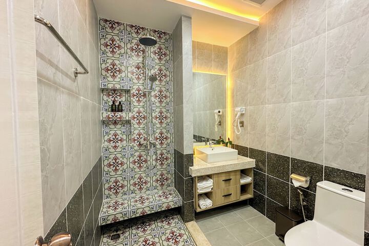 Room 128 of 180